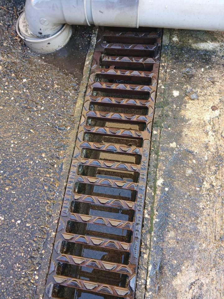 Curage des grilles d’eaux pluviales Beynost